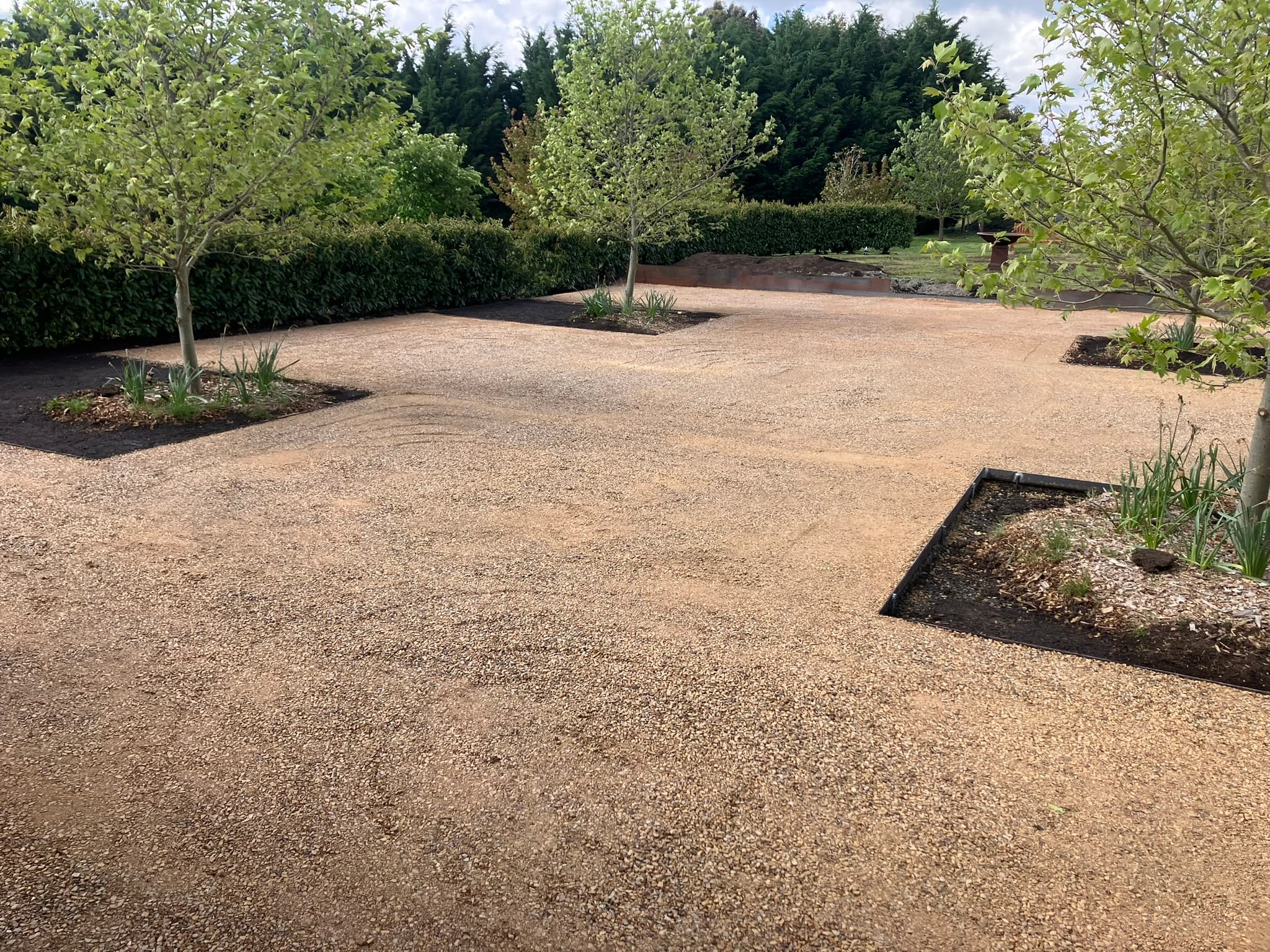 Gravel Courtyard & Corten Planters